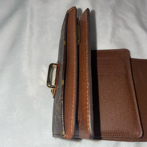 Louis Vuitton Joey Wallet - Picture 8 of 10